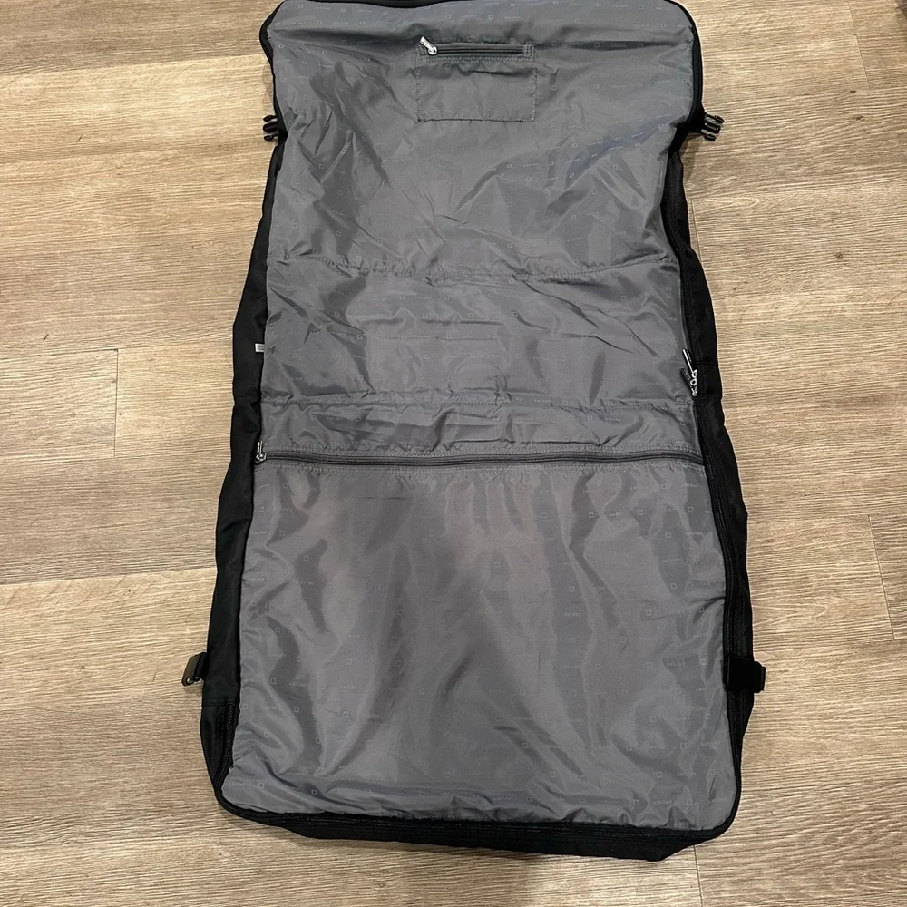 NWT! Delsey Helium Sky Garment Bag